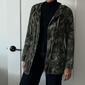 MOSSIMO Supply Co. Women's Medium Hooded Floral Camo Utility Jacket